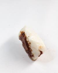 Opal No. 005, side with a dark ironstone seam