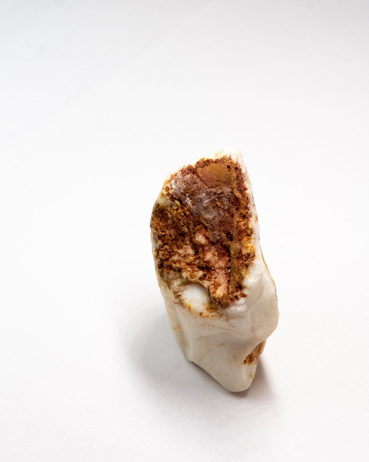 Opal No. 007, end view with an ironstone face