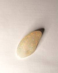 Opal No. 016, top view of the curved face full of colour
